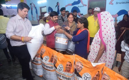 Lucknow : मंत्री नन्दी ने प्रयागराज में बाढ़ की विभीषिका का लिया जायजा, बघाड़ा, सलोरी सहित अन्य बाढ़ प्रभावित क्षेत्रों का किया निरीक्षण