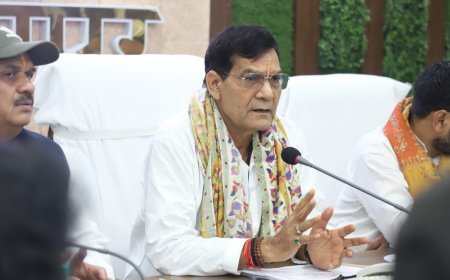 Lucknow : नगर विकास एवं ऊर्जा मंत्री एक शर्मा ने अपने प्रभार जनपद जौनपुर में बाढ़ की स्थिति का लिया जायजा