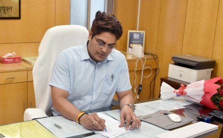 Lucknow : बाढ़ प्रभावितों के साथ खड़ी है योगी सरकार, पीड़ितों की हर जरूरत का रखा जा रहा पूरा ध्यान