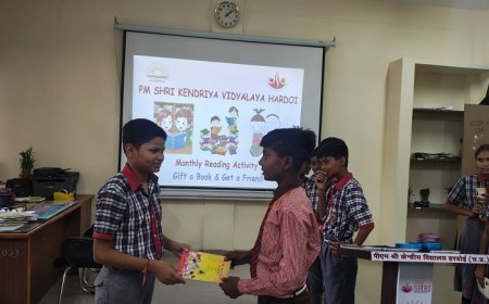 पीएम श्री केंद्रीय विद्यालय हरदोई में ’'एक किताब भेंट करें और एक दोस्त बनाएं' कार्यक्रम का सफल आयोजन।