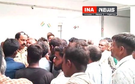 Hardoi : शाहाबाद में खाद संकट- किसानों ने एसडीएम कार्यालय का घेराव किया, कालाबाजारी के गंभीर आरोप