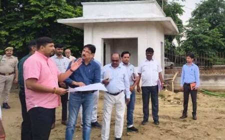 Sitapur : जिलाधिकारी ने नैमिषारण्य में हो रहे विकास कार्यों का किया स्थलीय निरीक्षण, नैमिषारण्य में हो रहे कॉरिडोर के कार्यों का डीएम ने की समीक्षा