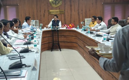 Lucknow : उत्तर प्रदेश राज्य हज समिति की बैठक में हज-2026 की तैयारियों पर चर्चा