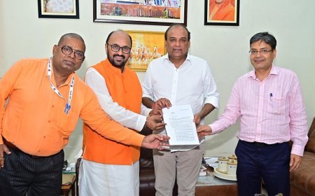 उच्च शिक्षा मंत्री योगेंद्र उपाध्याय ने वेदांता विश्वविद्यालय, मुजफ्फरनगर की स्थापना के लिए प्रदान किया आशय-पत्र।