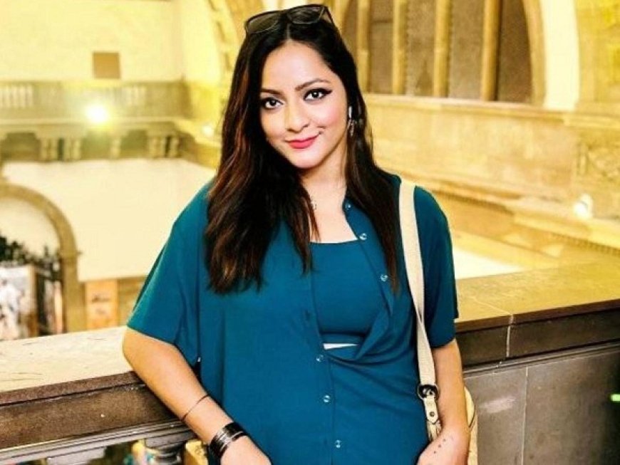 कोलकाता में बांग्लादेशी मॉडल-अभिनेत्री शांता पॉल फर्जी भारतीय दस्तावेजों के साथ गिरफ्तार, पुलिस जांच में रैकेट की आशंका। 