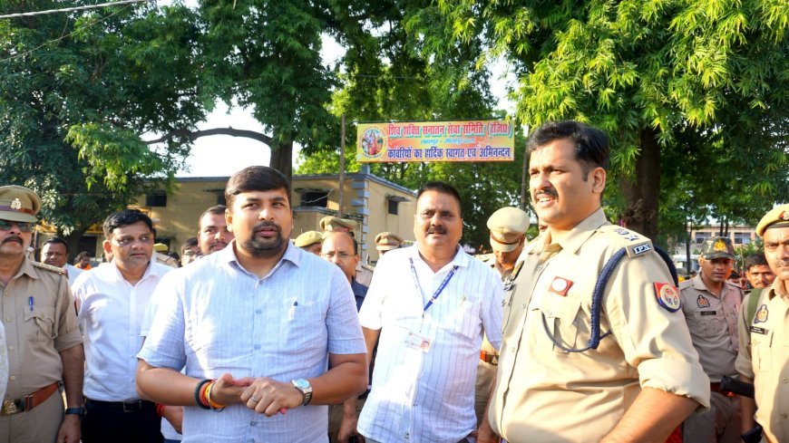 Sitapur : डीएम व एसपी द्वारा संयुक्त रूप से श्रावण मास के कांवड़ियों के ठहरने एवं मूलभूत सुविधाओं का किया निरीक्षण