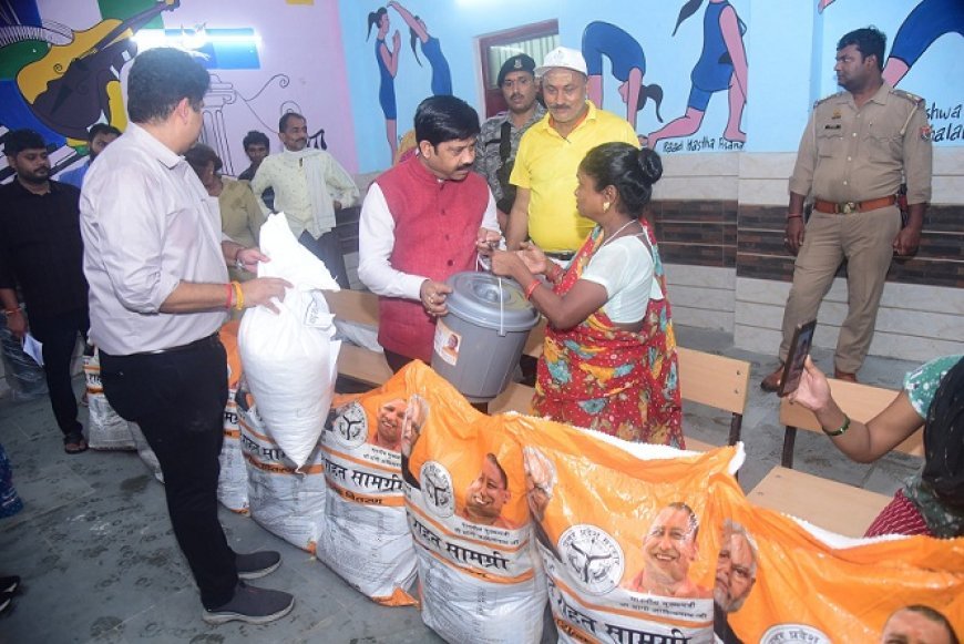 बाढ़ प्रभावित जनता के दुख-दर्द में 'राहत' लेकर पहुंच रहे योगी के मंत्री, बाढ़ पीड़ितों को करा रहे अहसास- हर परिस्थिति में साथ है योगी सरकार। 