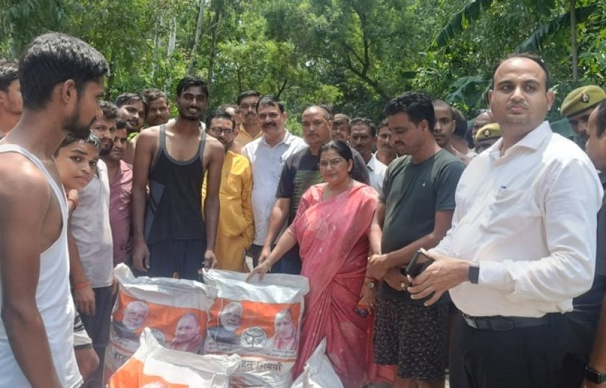 राज्यमंत्री रजनी तिवारी ने बाढ़ प्रभावित क्षेत्रों का किया दौरा, राहत कार्यों के लिए दिए निर्देश। 