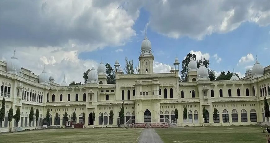 Lucknow : लखनऊ विश्वविद्यालय के वनस्पति विज्ञान विभाग ने 'हर घर तिरंगा' अभियान में रचनात्मक बोर्ड सज्जा के साथ उत्साहपूर्वक लिया हिस्सा