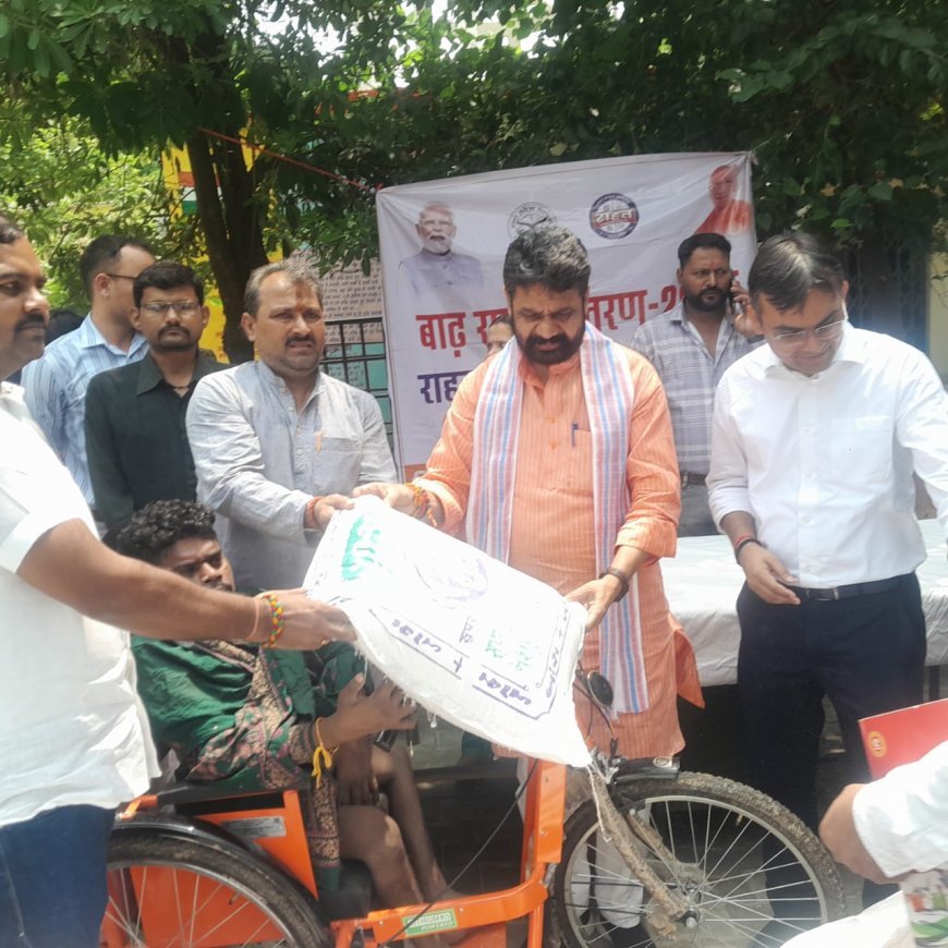 Lucknow : बाढ़ पीड़ितों के संकट मोचक बने सीएम योगी, अब तक 6 लाख से अधिक लोगाें को दी राहत