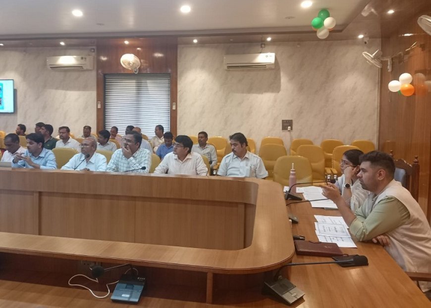 जिलाधिकारी ने कैम्पों की सफलता पर दी बधाई, साझा किए भविष्य के लक्ष्य।