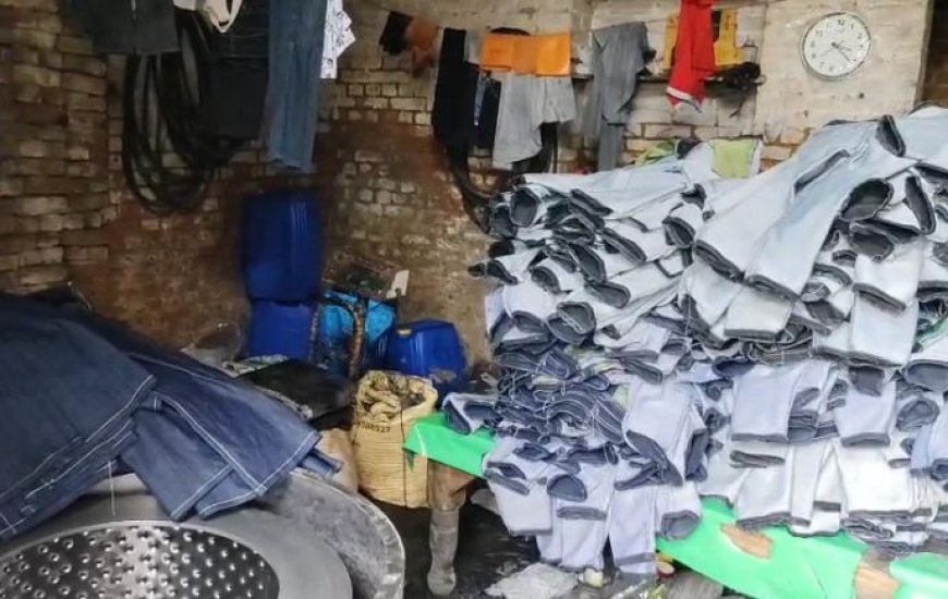 Sambhal : अवैध जींस वाशिंग प्लांट पर छापेमारी, बिजली कनेक्शन काटा, संचालन बंद