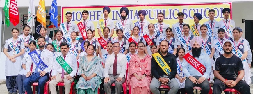 मदर इण्डिया पब्लिक स्कूल की नयी छात्र परिषद में मनराज सिह, हैडब्वाय एवं प्रगति यादव बनी हैडगर्ल।