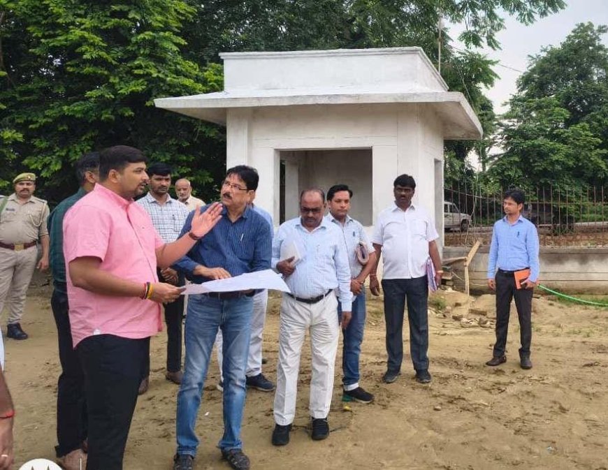 Sitapur : जिलाधिकारी ने नैमिषारण्य में हो रहे विकास कार्यों का किया स्थलीय निरीक्षण, नैमिषारण्य में हो रहे कॉरिडोर के कार्यों का डीएम ने की समीक्षा