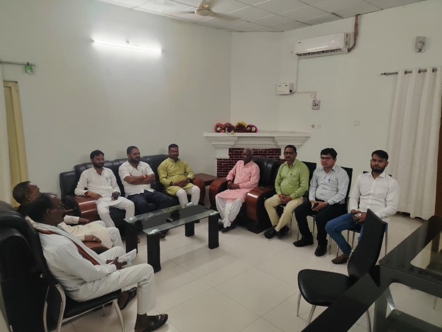 Hardoi : हरदोई में SC/ST आयोग के अध्यक्ष बैजनाथ रावत और सदस्य रमेश कुमार तूफानी का हरदोई दौरा, कल्याण योजनाओं की समीक्षा और वृद्ध आश्रम का निरीक्षण किया