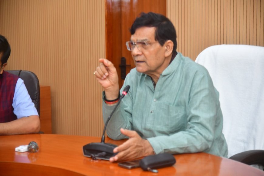 Lucknow : नगर विकास एवं ऊर्जा मंत्री ए.के. शर्मा की अध्यक्षता में ऊर्जा विभाग की की सेवाओं ख़ास कर शिकायतों के निस्तारण की समीक्षा की