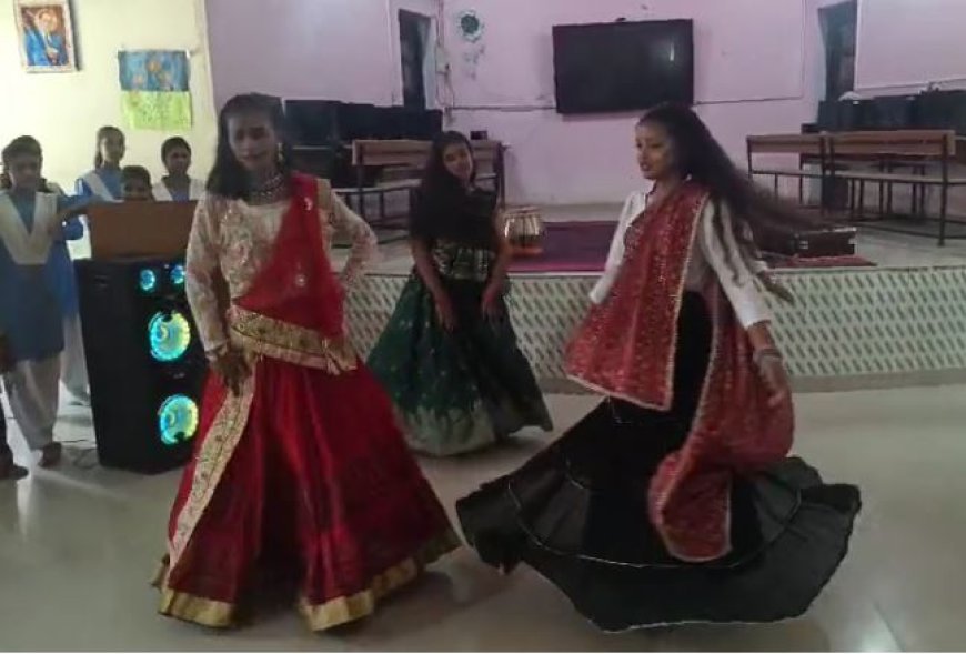 Ballia : कला उत्सव 2025 के आयोजन में प्रतिभाओं ने विधाओं एवं सांस्कृतिक कार्यक्रम प्रस्तुत कर मोहा, अब्बलों ने बाजी मारी