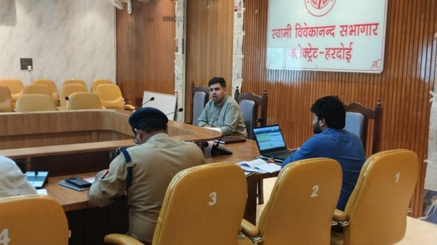 सड़क सुरक्षा समिति बैठक: राष्ट्रीय राज्य मार्ग के अवैध ढाबों को तत्काल बन्द करायें - अनुनय झा