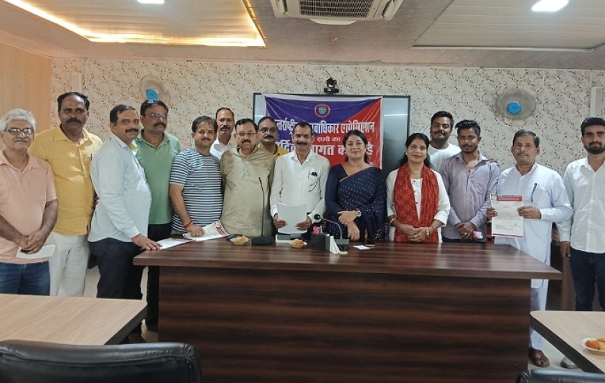 हरदोई में मानवाधिकार एसोसिएशन की जिला कार्यकारिणी घोषित, पदाधिकारियों को प्रमाण पत्र वितरित।