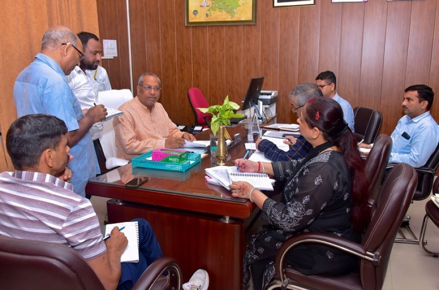 उत्तर प्रदेश मत्स्य विकास मंत्री डॉ. संजय निषाद ने दिए निर्देश: मत्स्य पालकों को किसान क्रेडिट कार्ड और मछुआ दुर्घटना बीमा योजना से जोड़ा जाए। 