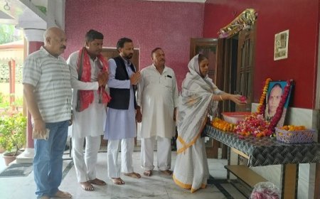 16वीं पुण्यतिथि पर स्मृतिशेष शांति सिंह सिकरवार को दी श्रद्धांजलि, राहगीरों को वितरित किया भोजन व प्रसाद ।