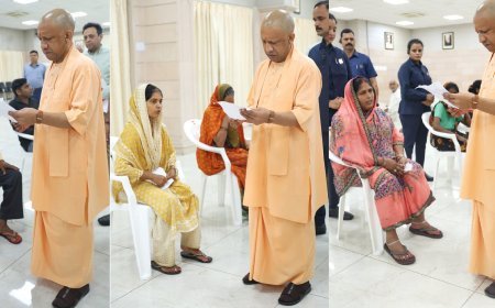 Lucknow : शिकायत लेकर पहुंचे, मुस्कान लेकर लौटे, मुख्यमंत्री योगी आदित्यनाथ ने सोमवार को किया 'जनता दर्शन'