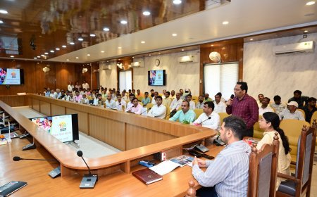 Hardoi :  शिक्षक दिवस समारोह का आयोजन, 100 शिक्षकों सहित ग्राम प्रधानों और अभिभावकों को किया गया सम्मान