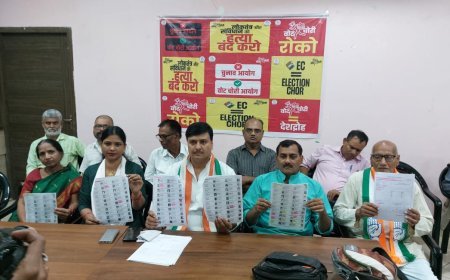 Hardoi : हरदोई में भाजपा नेताओं के दो जगह वोट दर्ज होने का मामला, कांग्रेस ने निर्वाचन आयोग की कार्यप्रणाली पर उठाए सवाल