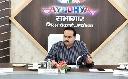 Lucknow : भारत निर्वाचन आयोग के निर्देशानुसार प्रत्येक मतदेय स्थल पर मतदाताओं की सुविधाओं को बढ़ाया जाए