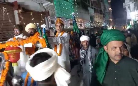 Ballia : जश्ने ईद मिलादुन नबी के मौके पर अक़िदत के साथ निकला जुलूसे मोहम्मदी