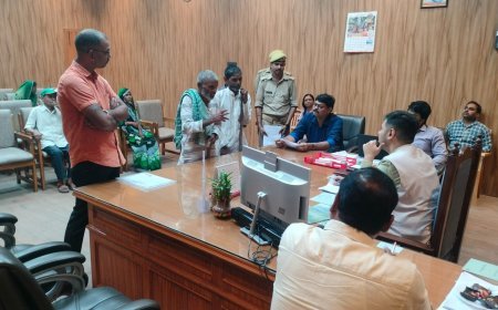 Hardoi : जिलाधिकारी ने जनसुनवाई में सुनी 91 शिकायतें