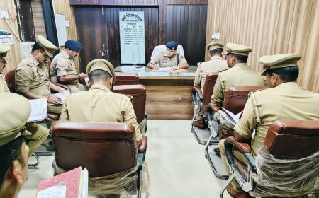 Hardoi : पुलिस अधीक्षक ने की कोतवाली शहर के जांच अधिकारियों की समीक्षा, समयबद्ध और गुणवत्तापूर्ण जांच के दिए निर्देश
