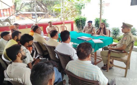 Sitapur : आगामी नवरात्रि दुर्गा पूजा व दशहरा को लेकर पीस कमेटी बैठक संपन्न