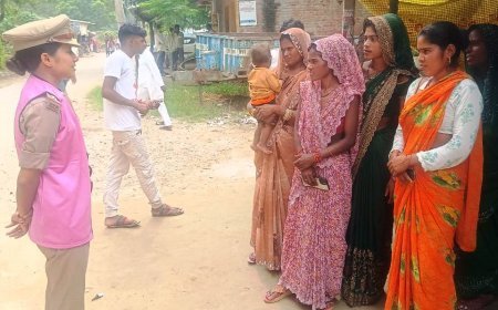 Hardoi : अरवल में एंटी रोमियो अभियान- पुलिस ने महिलाओं को सुरक्षा के लिए किया जागरूक, आपातकालीन नंबर साझा किए