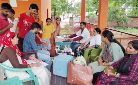 Sitapur : निःशुल्क स्वास्थ्य शिविर में 138 मरीजों की जांच कर दी दवाइयां