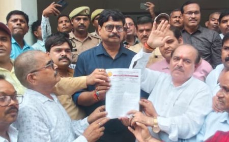 Hardoi : शिक्षकों ने ज्ञापन देकर माँगा न्याय, शिक्षक पात्रता परीक्षा का विरोध