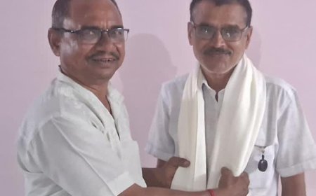 Hardoi : विश्वकर्मा जयंती पर मान्यता प्राप्त पत्रकार को किया गया सम्मानित