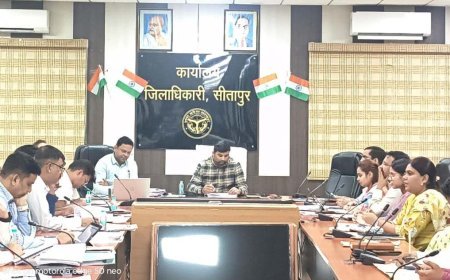 Sitapur : डीएम की अध्यक्षता में राजस्व कार्यों की समीक्षा बैठक हुई सम्पन्न