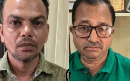 Saharanpur : 50 हज़ार रुपयों की रिश्वत लेते प्राधिकरण के भ्रष्ट जेई रविन्द्र श्रीवास्तव व आउटसोर्सिंग मेट वैभव को एंटीकरप्शन टीम ने कार्यालय से किया गिरफ़्तार