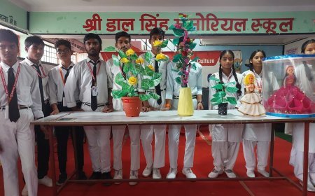 Hardoi : स्कूल में बच्चों ने बेकार सामग्री से बनाईं उपयोगी वस्तुएं, दिया पर्यावरण संरक्षण का संदेश