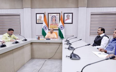 Lucknow : जीएसटी रिफॉर्म से होने वाले लाभ को व्यापारी से लेकर ग्राहकों तक पहुंचाए जनप्रतिनिधि- मुख्यमंत्री