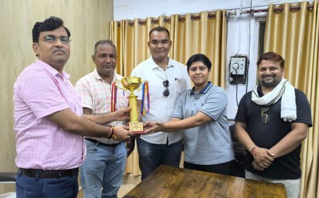 Sitapur : प्रदेशीय माध्यमिक विद्यालयीय भारोत्तोलन प्रतियोगिता में सीनियर बालिका वर्ग में लखनऊ मंडल बना विजेता