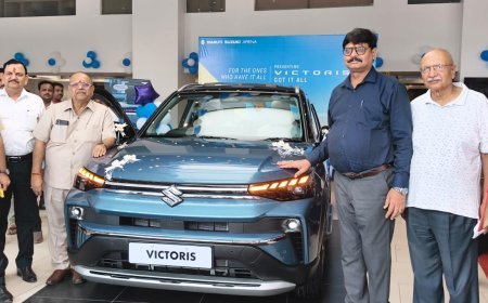 Hardoi : जीएसटी दिवस पर मारुति सुजुकी विक्टोरिस कार का अनावरण, बतौर मुख्य अतिथि सिटी मजिस्ट्रेट सुनील कुमार त्रिवेदी हुए शामिल