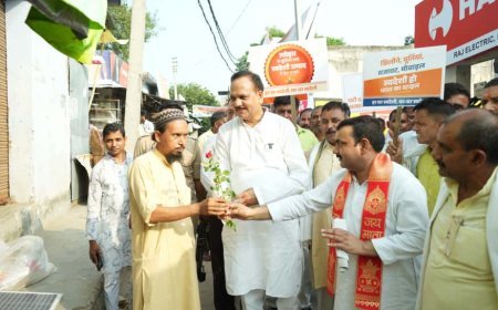 Hardoi : जीएसटी में छूट पर व्यापारियों ने जताया आभार, विधायक रानू ने किया सम्मान