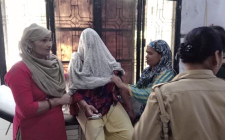 Sambhal : स्कूटी सवार बदमाशों ने अध्यापिका पर फेंका तेजाब, 25 से 30% झुलसी, दो महीने बाद होनी थी शादी