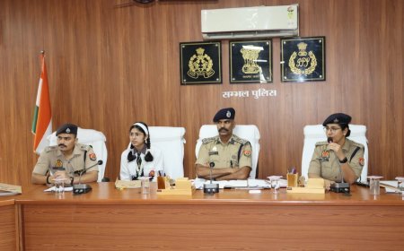 Sambhal : मिशन शक्ति (फेज 5.0) को सफल बनाने के लिए डीआईजी ने ली पुलिस अधिकारियों की बैठक