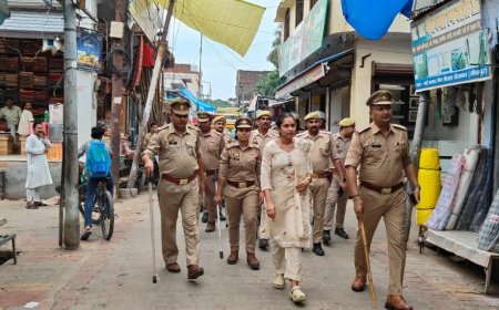 Sitapur : खैराबाद में एसडीएम और एसओ ने संयुक्त भ्रमण कर जांचा सुरक्षा इंतजाम, बरेली बवाल के बाद शांति की अपील