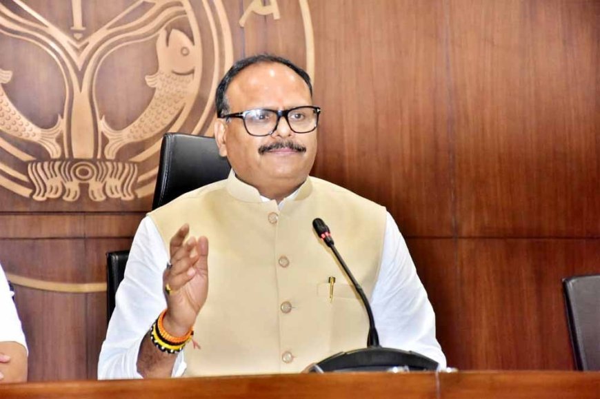 Lucknow : एक सदी पहले नेहरू ने भी बताया था संभल का सच, उप मुख्यमंत्री ने लोकभवन में की पत्रकारों से बातचीत