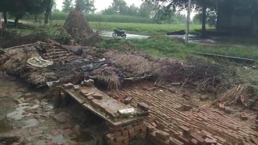 Sambhal : लगातार बारिश से मजदूर का मकान गिरा, परिजन बाल-बाल बचे