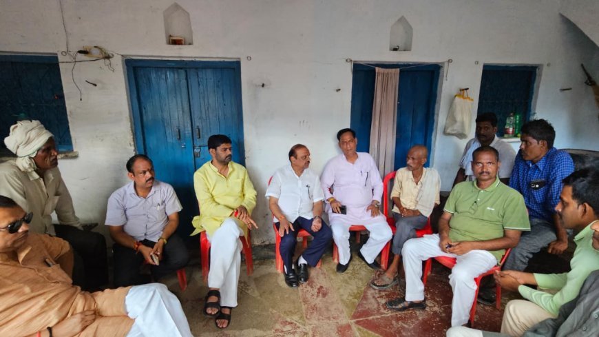 Hardoi : सांसद जय प्रकाश रावत ने शाहाबाद और अहमदनगर में मृतकों के परिजनों से मुलाकात कर दिलाया न्याय का भरोसा